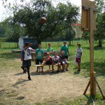 Beim Basketball sollten die Betreuer die Nase vorn haben