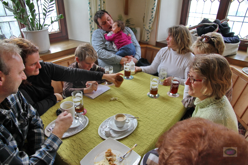 130217040_b_funkenwuerfeln