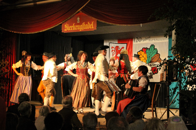 130526058_b_tanzgruppe-winterstetten-dorf