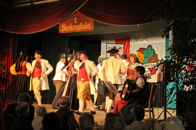 130526059_b_tanzgruppe-winterstetten-dorf
