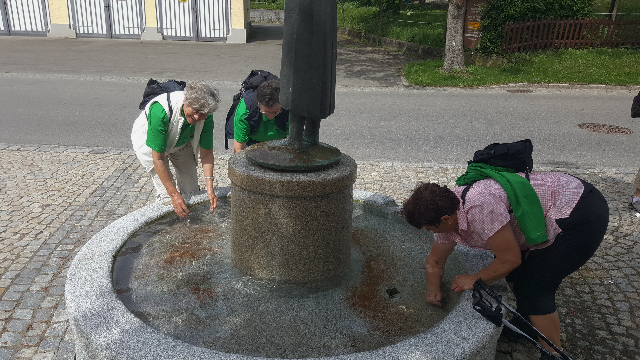 180527025_B_am Brunnen