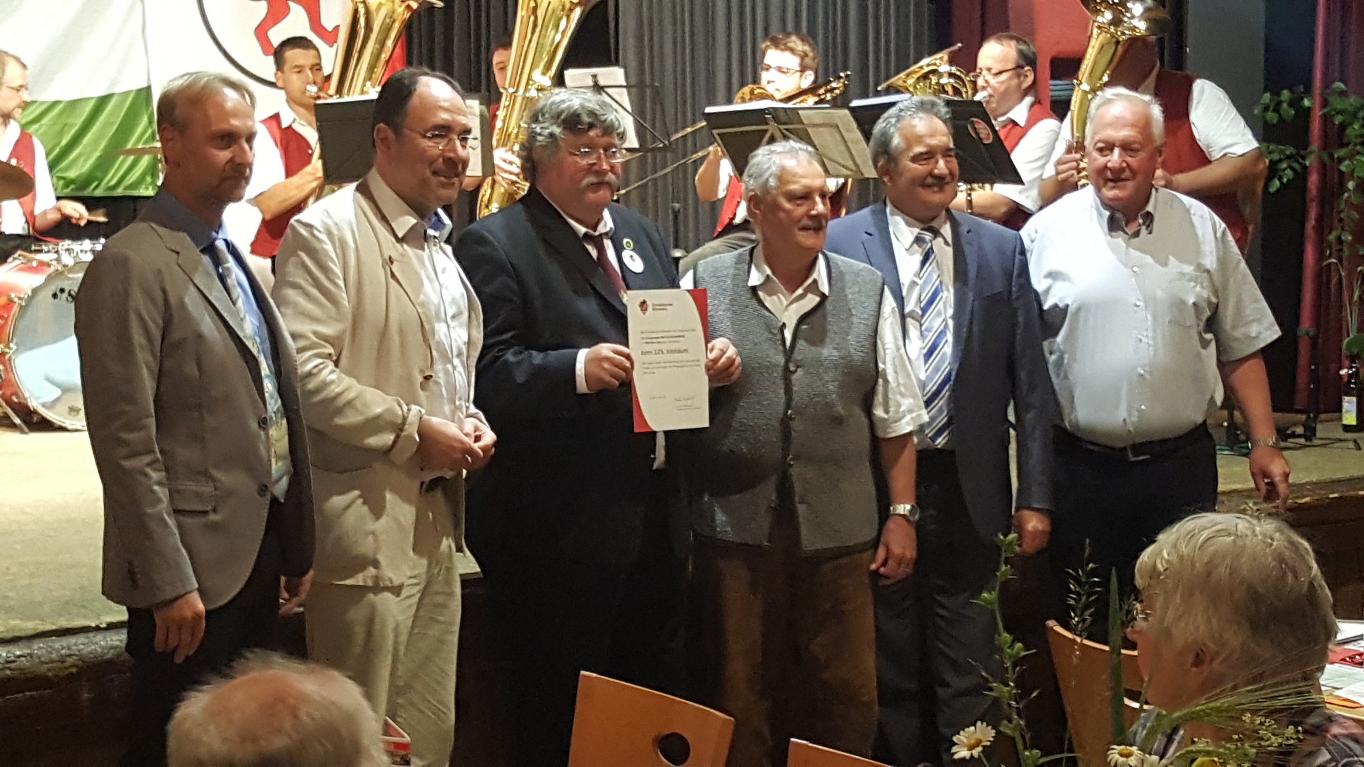 180527089_B_Offiziellen