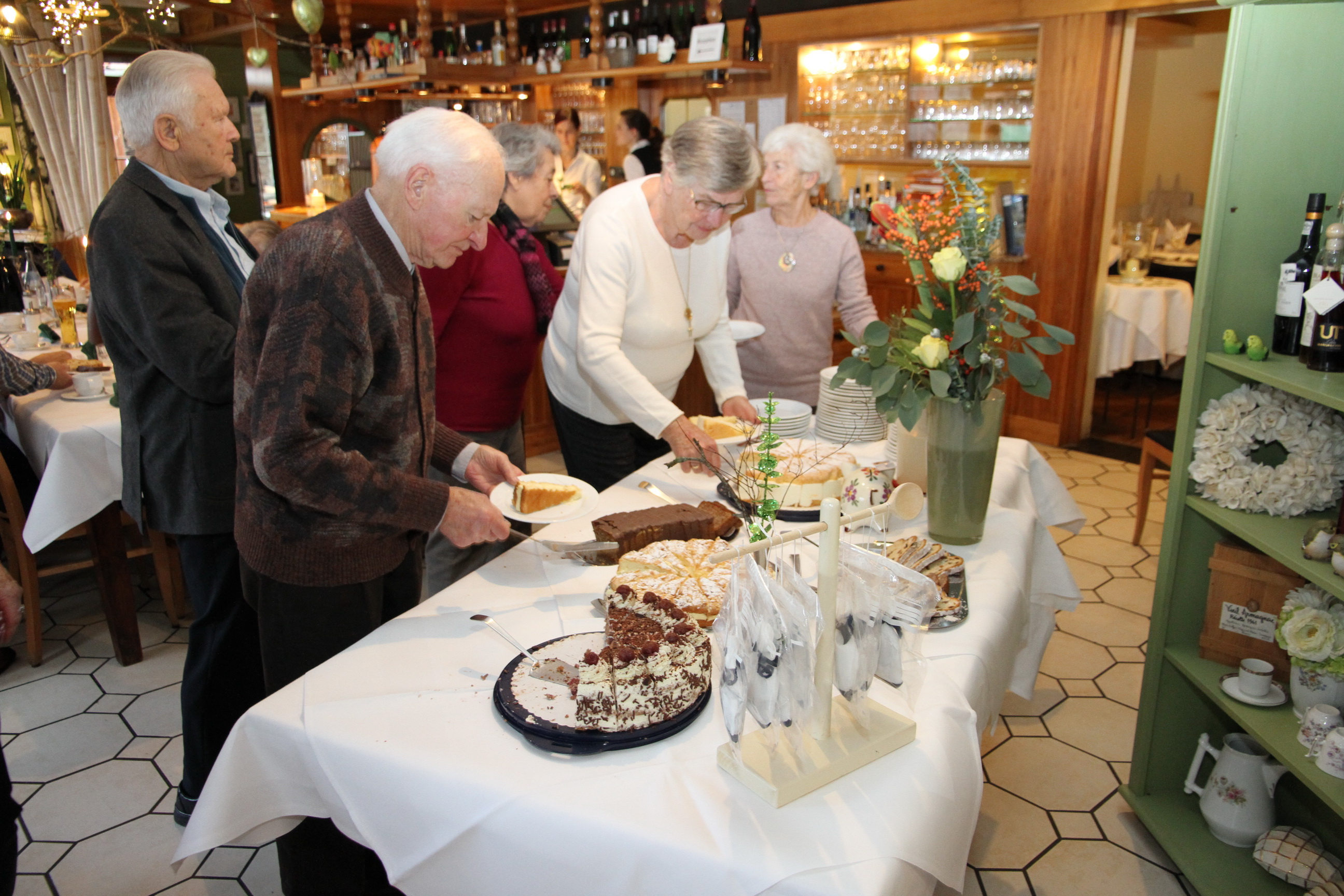 181201025_B_Kaffee und Kuchen