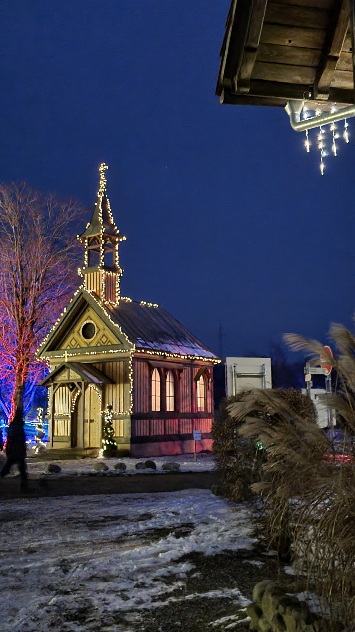230129019_B_Winterleuchten-Golfplatz-Bad-Waldsee-Kapelle